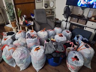 Bundle of clothes 22 bags