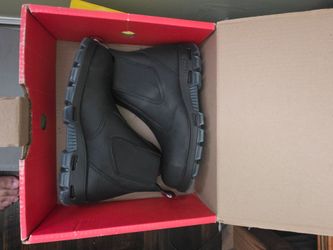 Redback leather work shoes NEW IN BOX.