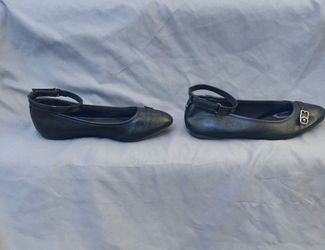 Girls Size 4 Flat Micheal Kors Flats in black