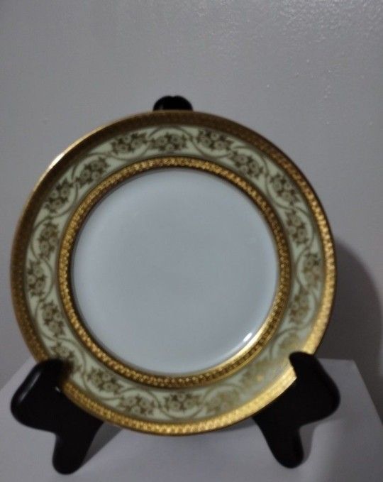 MC - VTG PORCELAIN PLATE 7.5"