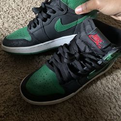 Pine Green Black Jordan Retro 1s 