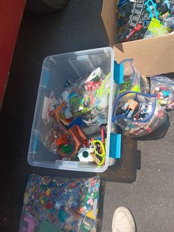 Over 100.00 lb lego