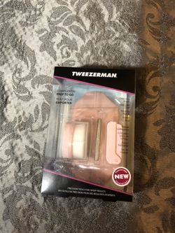 TWEEZERMAN skin care tool & travel bag