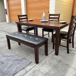 Dining Furniture Set $169 🍀🎁🎁🍀 Delivery, Good Condition, Furniture, Table, Chairs, Dining Bench, Bench, Good Deal, House And Kitchen, Dining, Wood