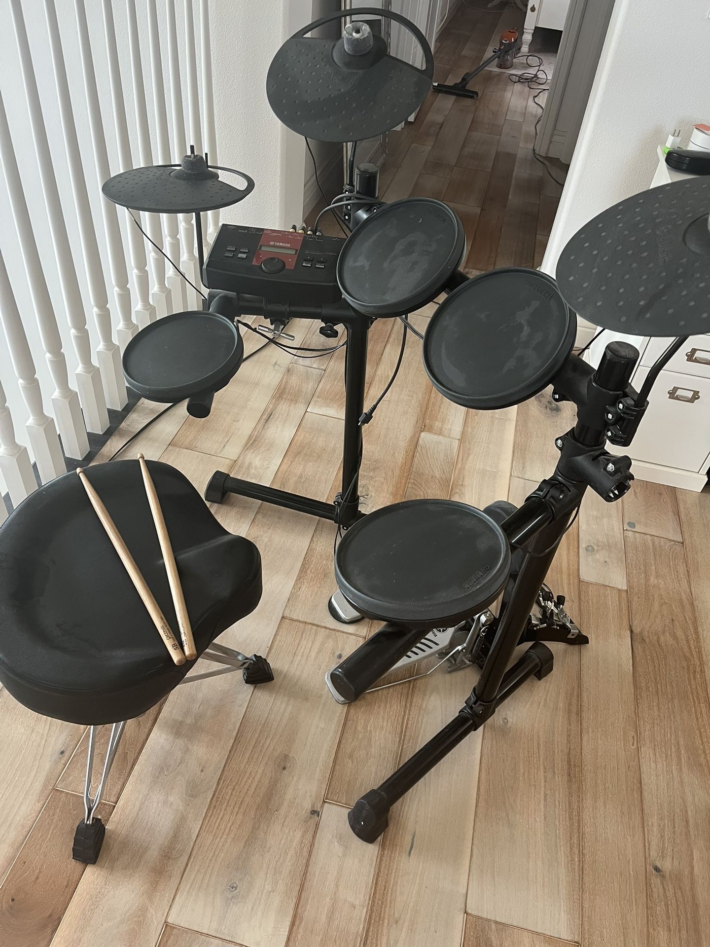Yamaha Electronic Drum Set 