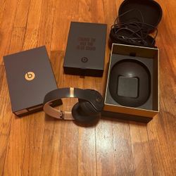 Pick Up Only ‼️‼️Studio3 Beats by Dr. Dre Over the Ear Headphone - Shadow Gray