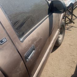Driver& Passenger. Doors  2000 Chevy S-10