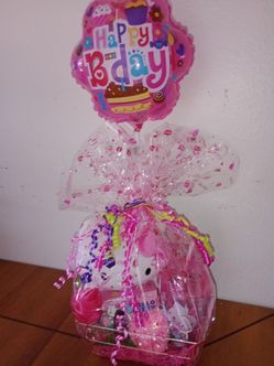$25 hello Kitty birthday gift 💕💐💗