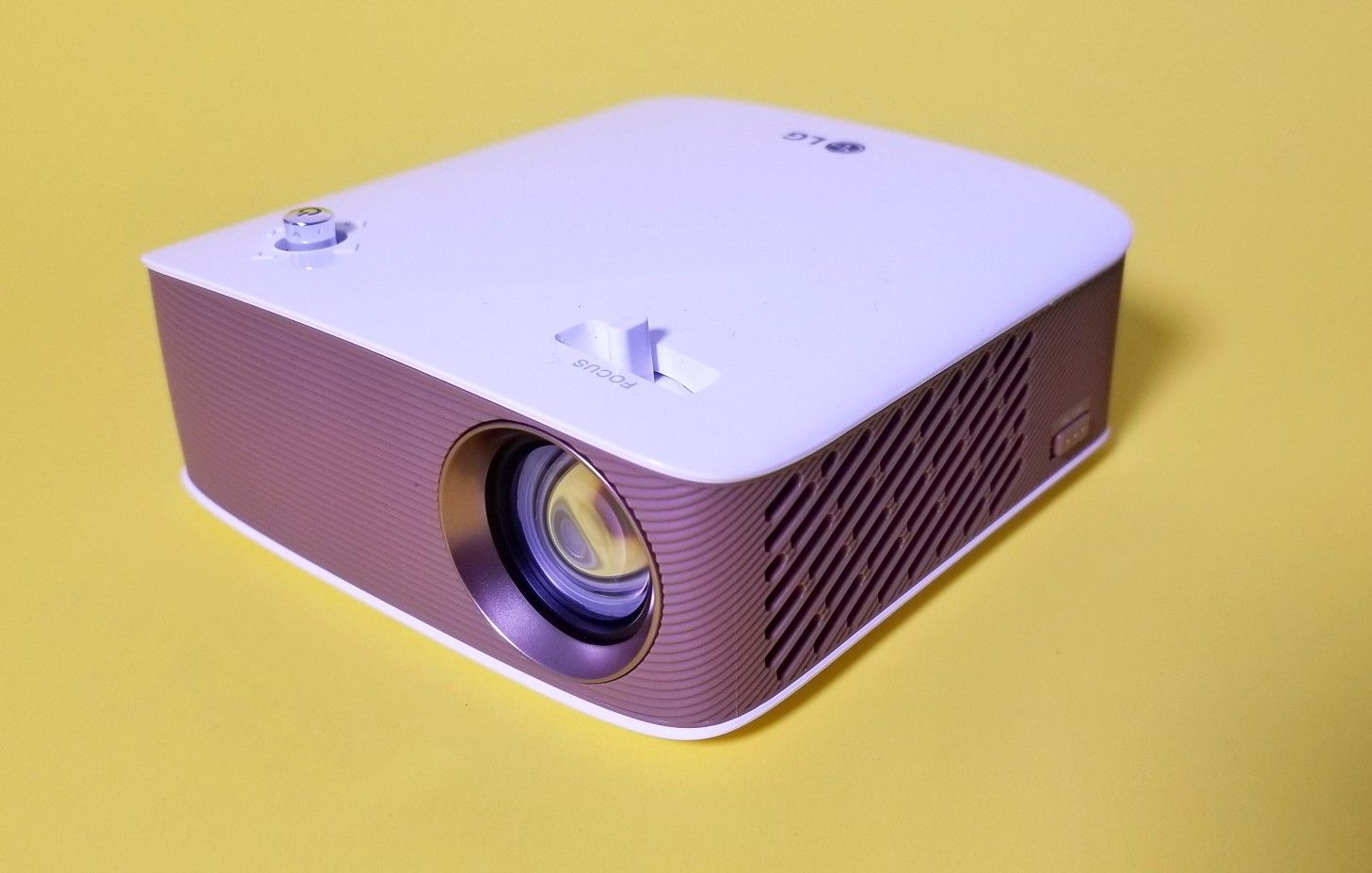 LG PH150G LED Projector and Elite Screens DIY Wall 3 49 x 87" Roll-Out Indoor/Outdoor Projection Screen