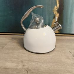 Viking 2.6 Qt Whistling Kettle – White Enamel/Stainless – New No Box