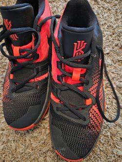 Nike Kyrie Flytrap  Sz4 Youth Orbit Red Black Basketball Shoes Sneakers
Back to school Nike