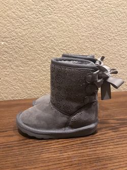 Girls grey warm boots