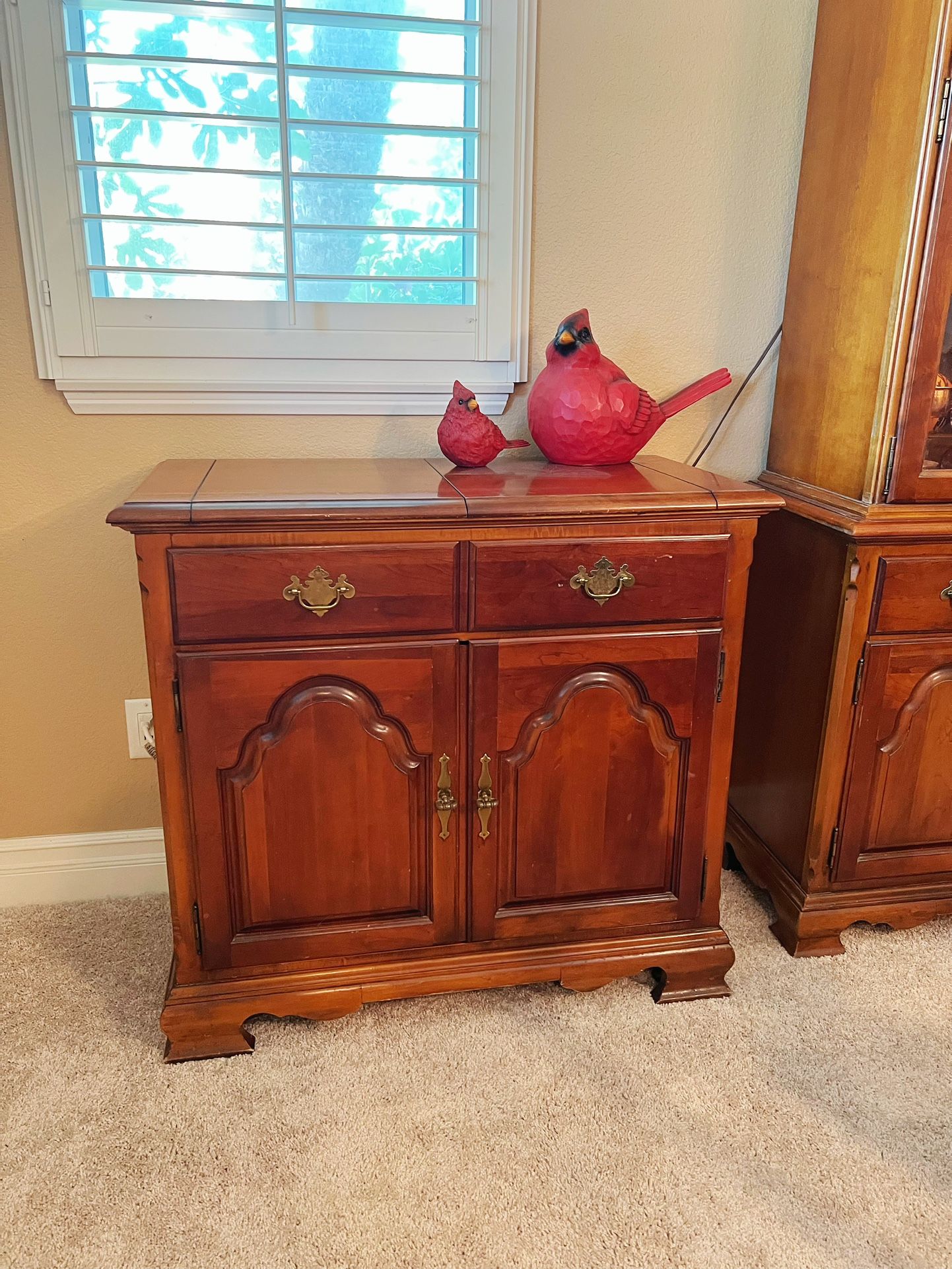 kitchen Island Or china Cabinet   Asheley Dining Room Table Set  Real Solid Wood Desk  Chest Winery Entrance Table Mirror