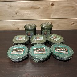 BNWT Yankee Candle tart warmers and votive candles in holiday scents. 