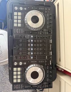 DDJ SZ - with case
