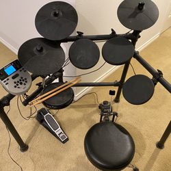 Full Alesis Drum kit w/ Sticks