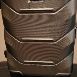 New Spinner Suitcase