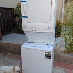 GE Stackable Washer/Dryer Electric 