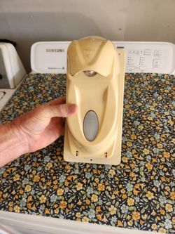 Decent foaming soap dispenser