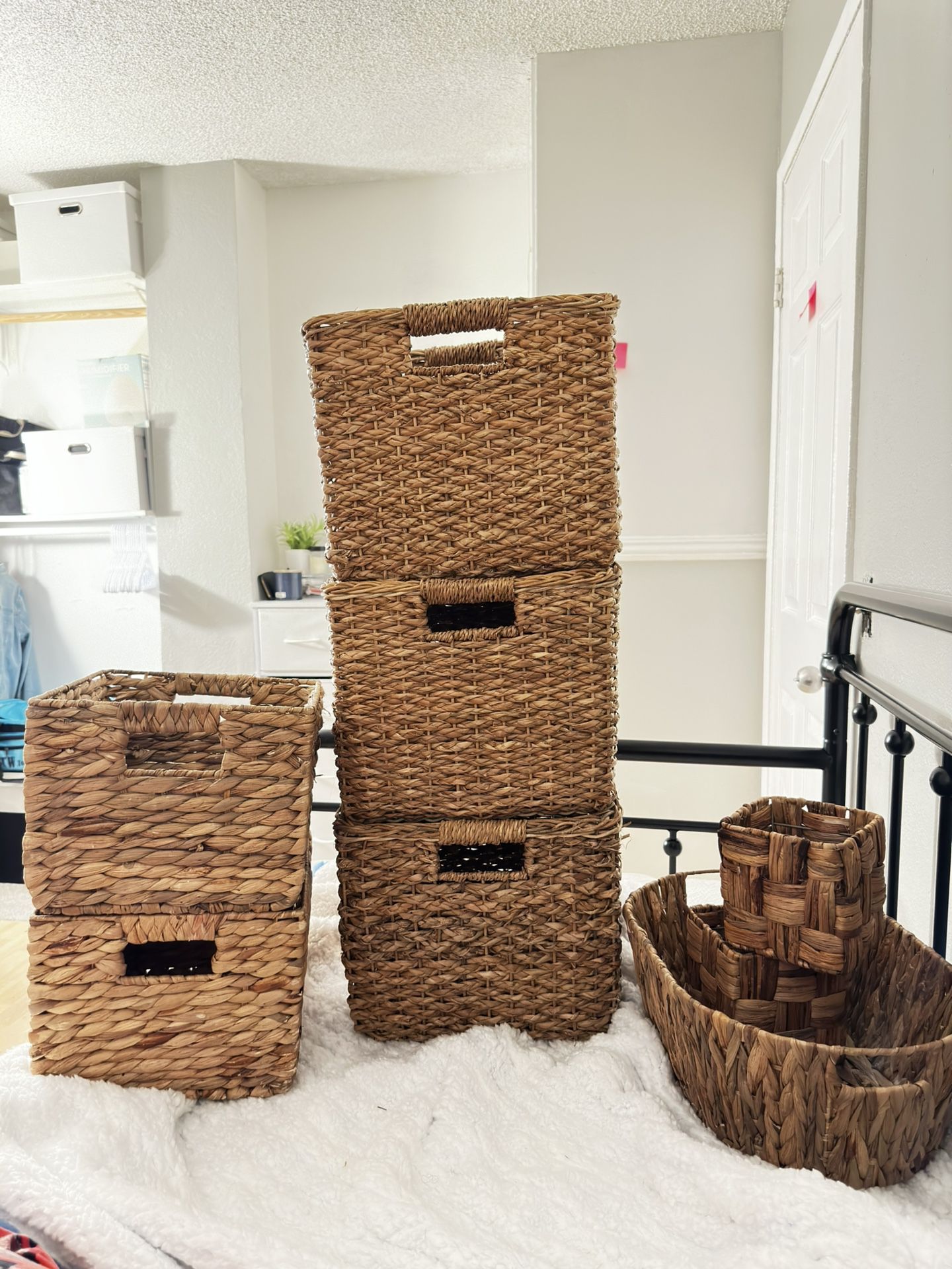 Wicker basket Storage ! All For 60$