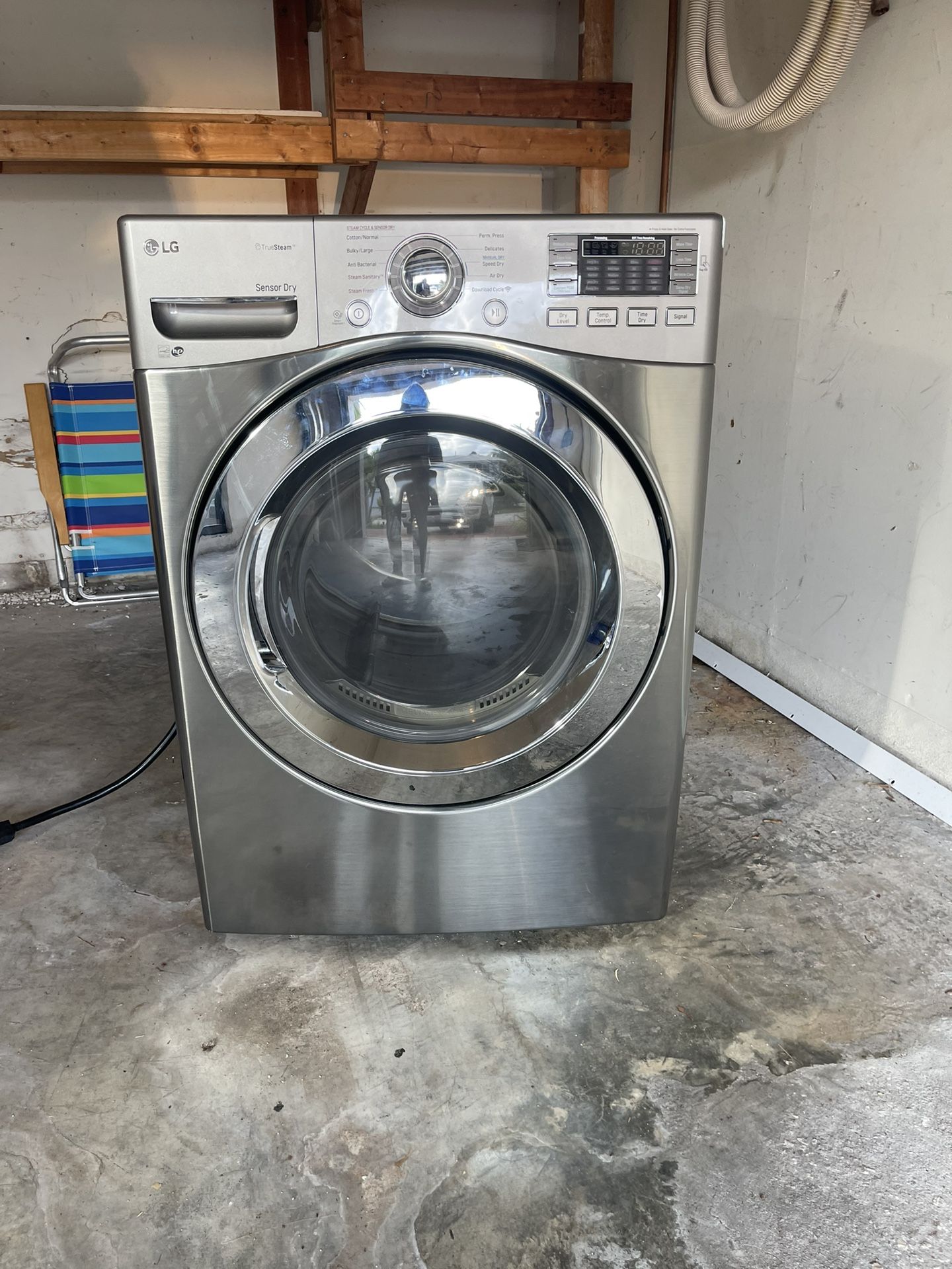 LG TRUE STEAM ELECTRIC DRYER.