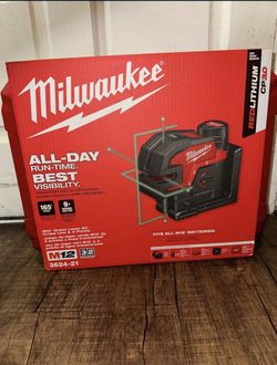  Milwaukee M12 12-Volt Lithium-lon Cordless Green Cross Line and 4-Points Laser Level Kit