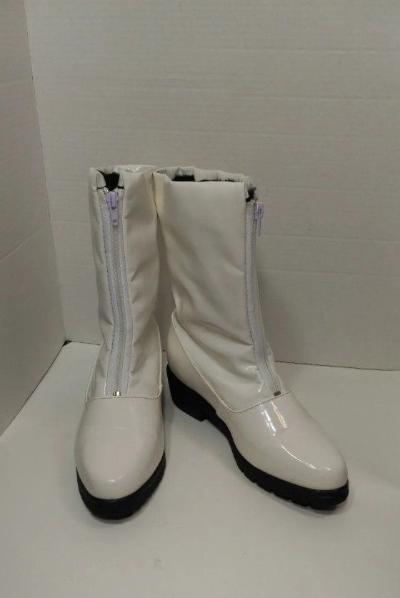 silhouettes white boots 8W womens zip in front winter snow Patentleather 