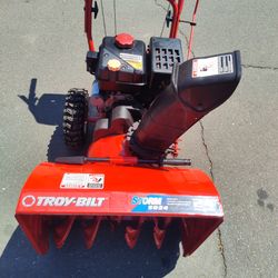 Troy Built 24 inch snow blower