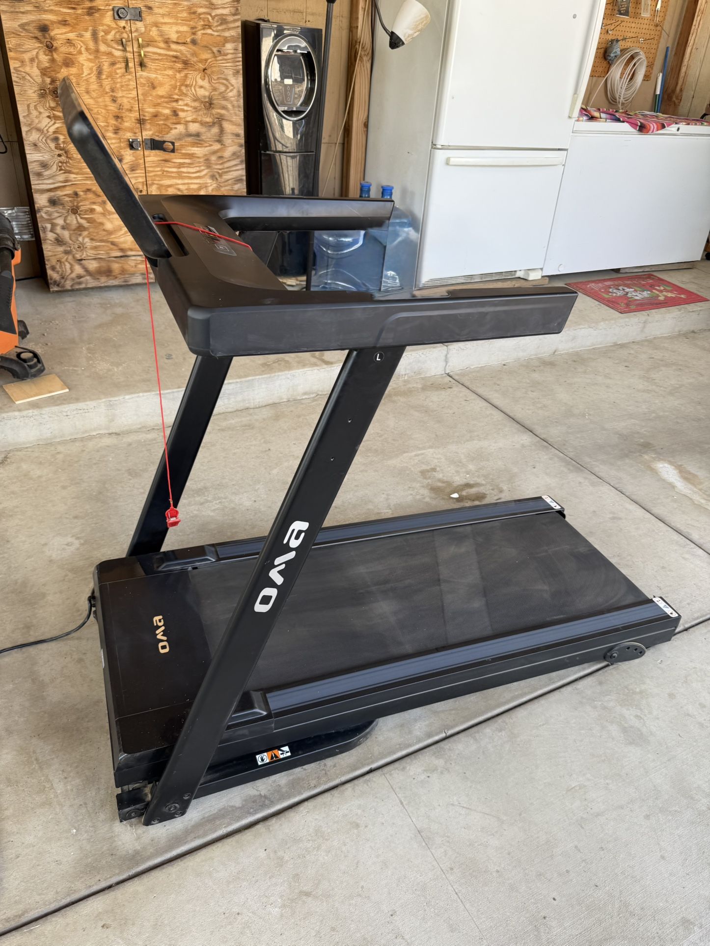 TREADMILL WITH INCLINE