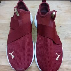 Ladies Puma. 8.5
