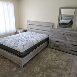 Brand New 5 Pcs Bedroom Set Bed, 1 Night, Dresser, Mirror & Matt Queen: $879 King: $1089