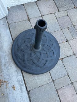 Black Round Patio Umbrella Base Stand – Fillable/Weighted