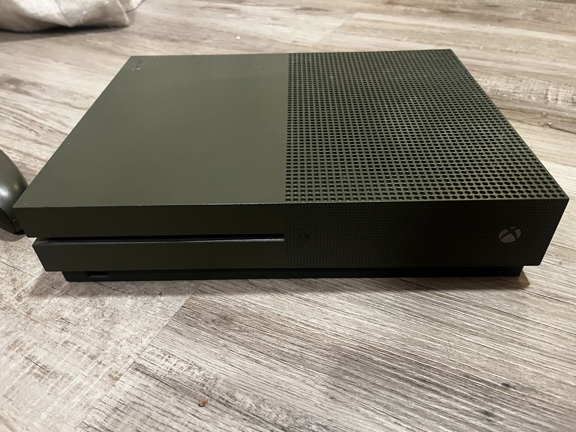 Xbox One S - Battlefield Edition (see description)