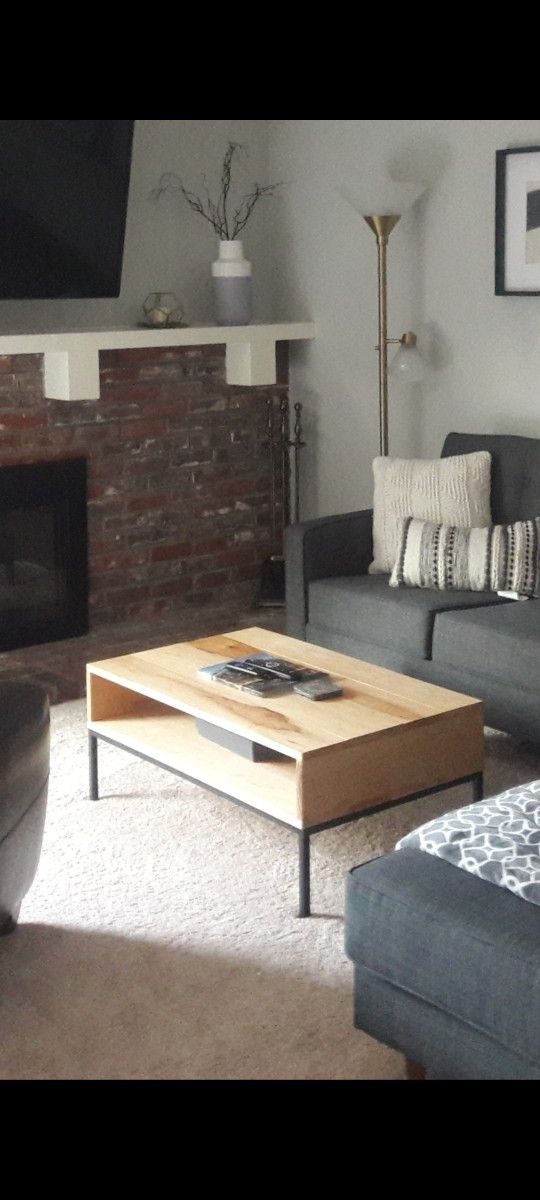 Staging Furniture: Coffee Table