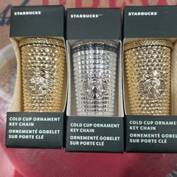 CUP ORNAMENT KEY CHAIN. ORNEMENTE GOBELET SUR PORTE CLÉ