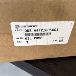 DD15 Oil Pump