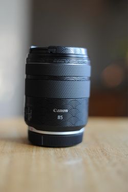 Canon RF 85mm f/2 IS camera lens