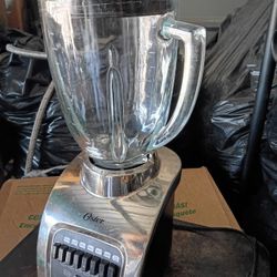 Blender Oster $14