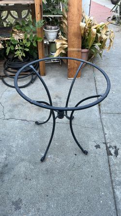 Outdoor Metal Table w/ Umbrella Holder