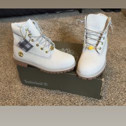Size 5.5 Y Or 6 Women’s Timberlands 