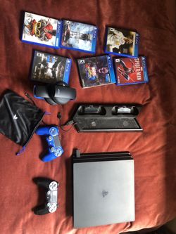 PS4 pro 1tb with exclusive games extra controller and PS4 headphones