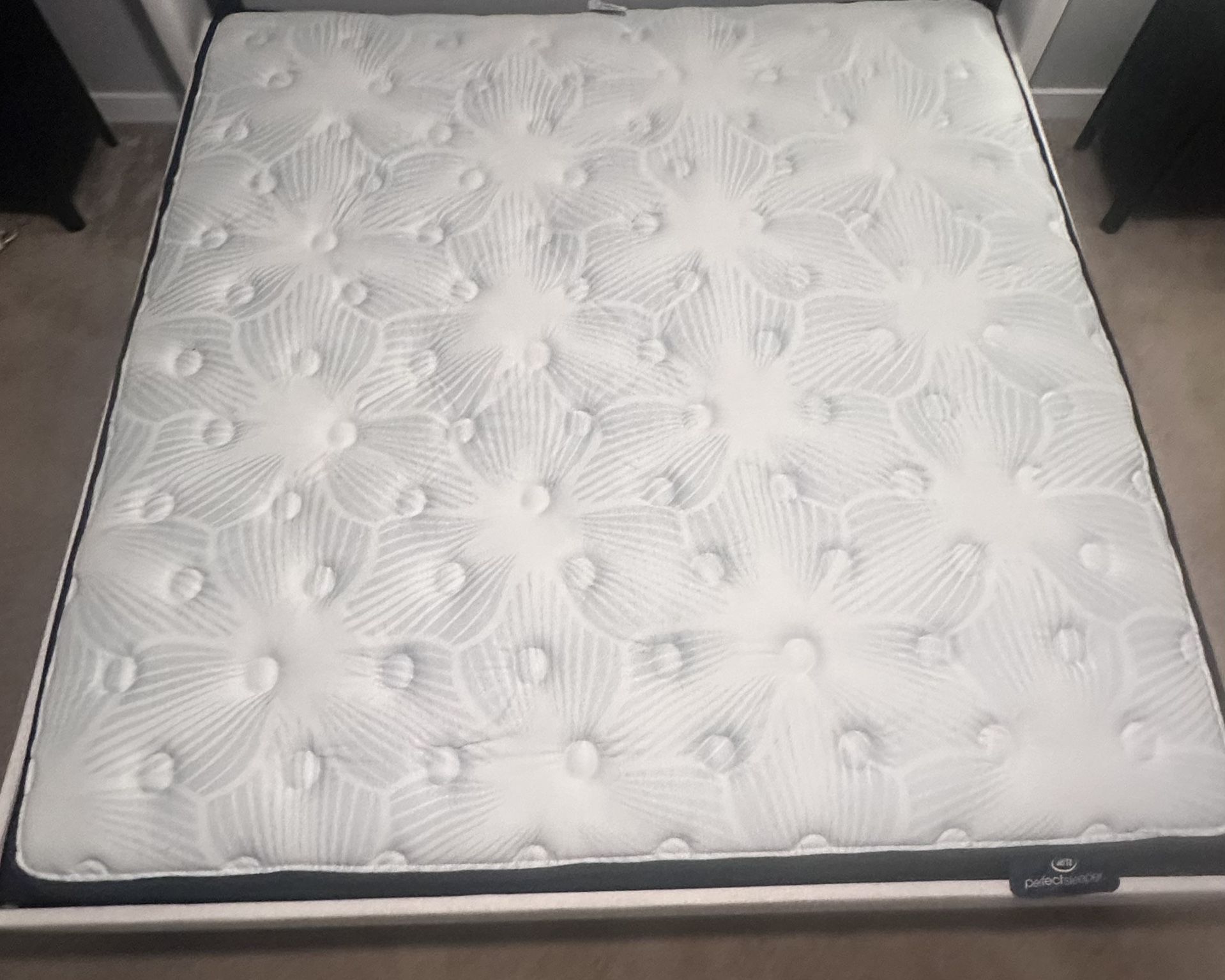 Brand New King Serta Mattress β $1,000 (Retail $1,499)
