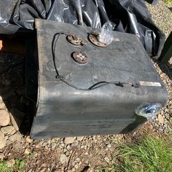 Isuzu NPR 5.2 fuel tank 30 gallon diesel