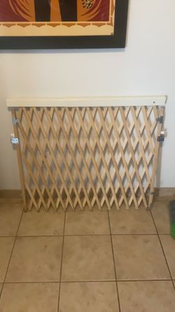 Expanding gate