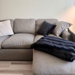 Modern Grey Sectional w/ Chaise – Excellent Condition – La Mesa