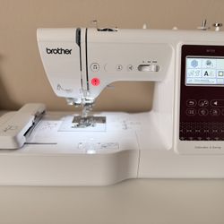 Brother  SE725 Embroidery & Sewing 4x4 Hoop Machine