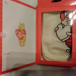 Ladies / Girls Winnie The Pooh No-Show Socks