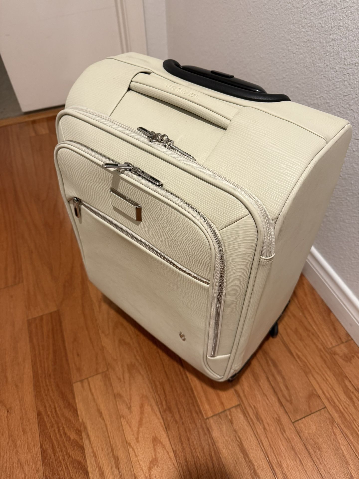 VESSEL Travel Suitcase Rolling Roller Carry-on