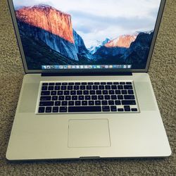 Apple MacBook Pro 2009 17” 8/320