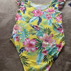 Traje De Baño De Niña Usado En Buenas Condiciones Talla 9/10   $5